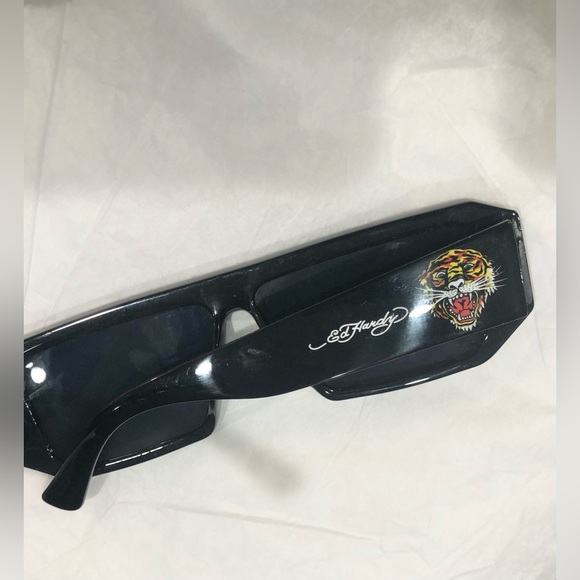 Ed Hardy black rectangular sunglasses‎ with iconic Ed Hardy tiger new - Picture 4 of 15